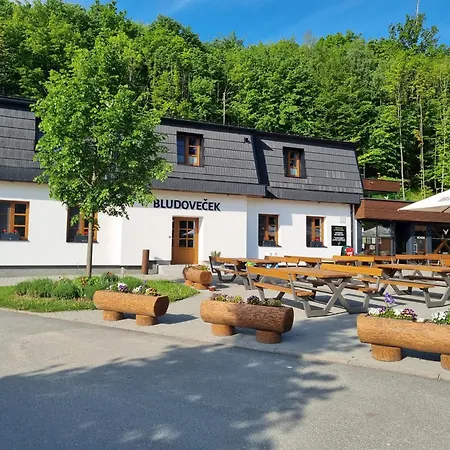 Restaurace A Bludoveček Penzion *