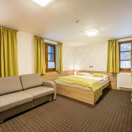 Restaurace A Bludovecek Gasthof 3*